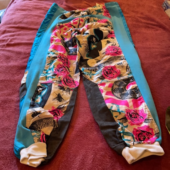 Fox Gear - Picture 2 of 2